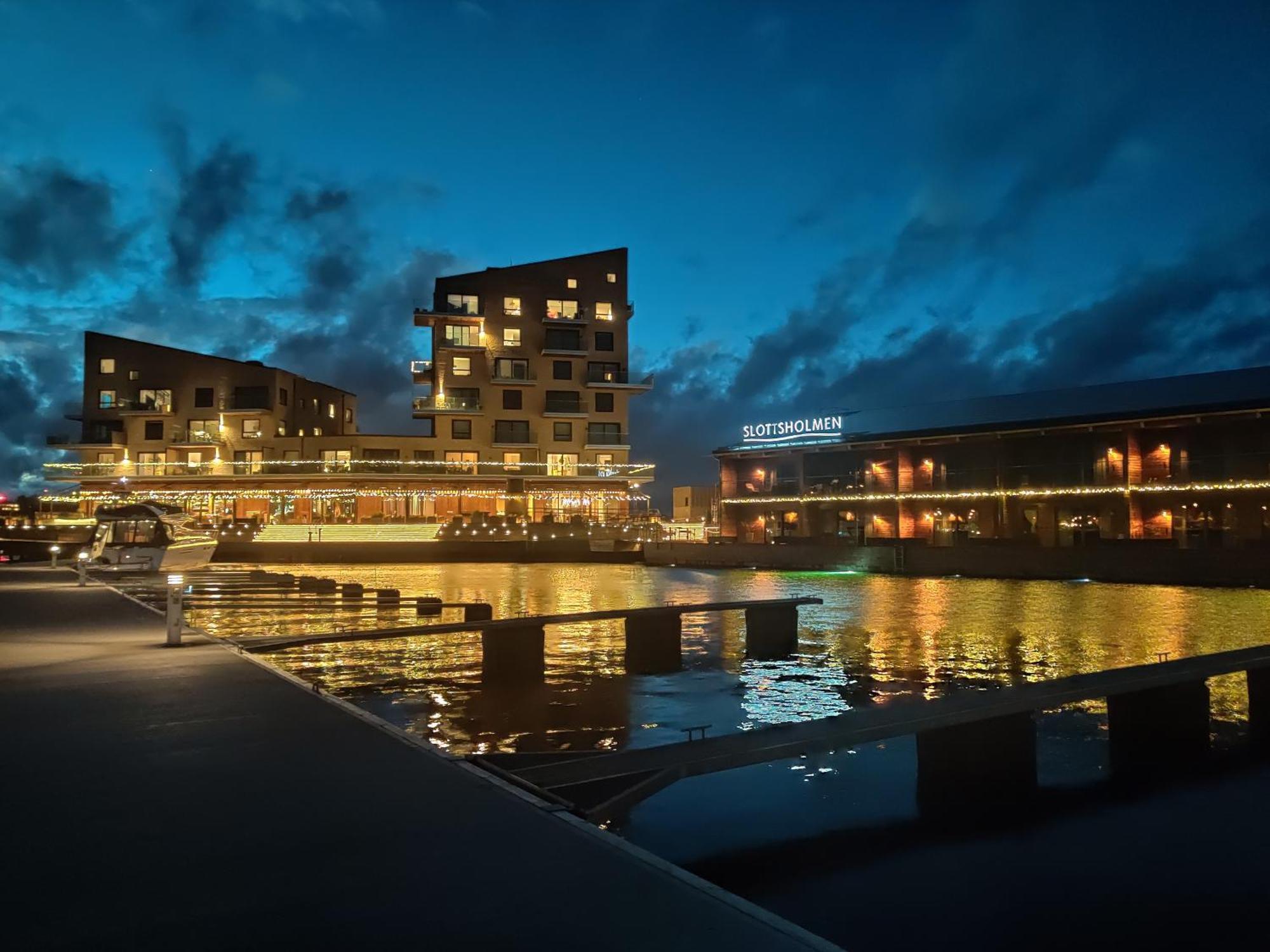 Slottsholmen Hotell Och Restaurang Västervik Zewnętrze zdjęcie